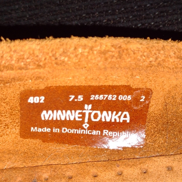Minnetonka slippers - Picture 3 of 3